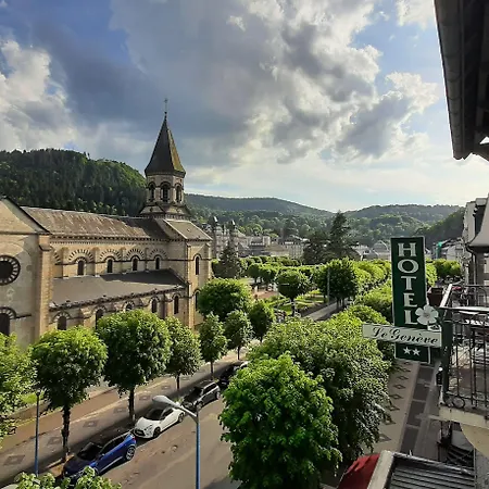 Отель Le Geneve Ла-Бурбуль