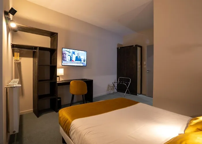 Le Geneve Отель Ла-Бурбуль