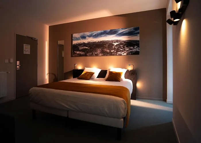 Le Geneve Отель