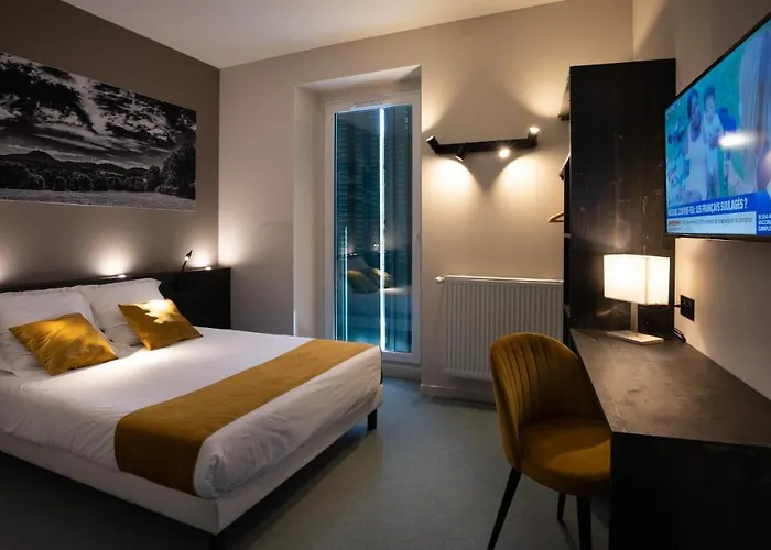 Le Geneve Отель