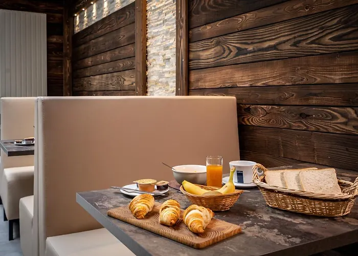 Le Geneve Ла-Бурбуль