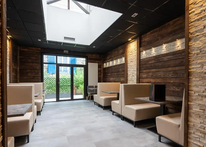 Le Geneve Отель