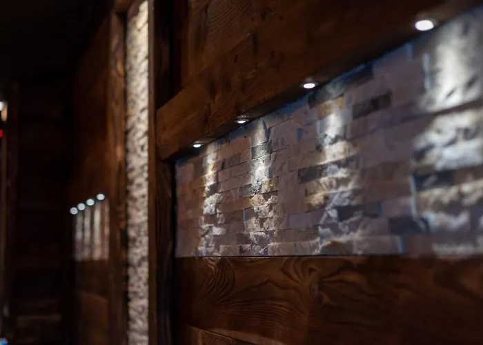 Le Geneve Отель