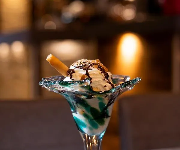 Le Geneve 2* ラ・ブルブール