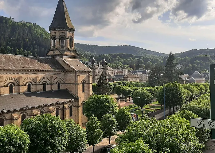 Le Geneve Отель