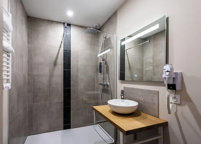 Le Geneve 2* Ла-Бурбуль