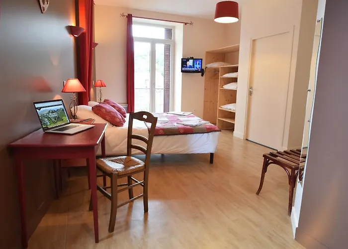 Le Geneve 2* Ла-Бурбуль